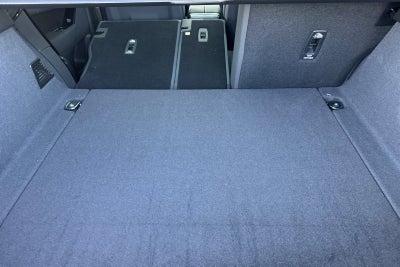 2026 Land Rover Range Rover Velar Dynamic SE