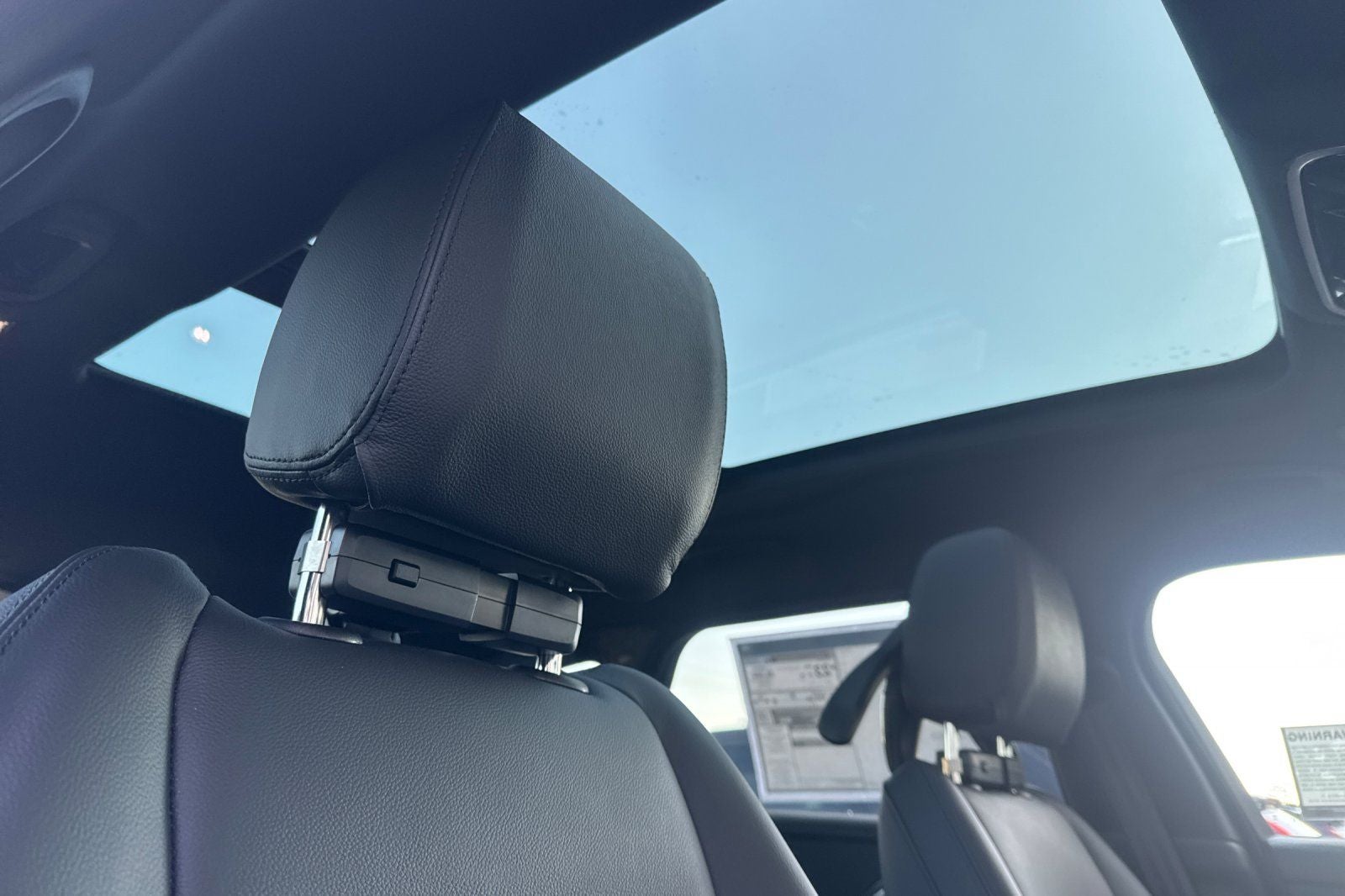 2026 Land Rover Range Rover Velar Dynamic SE