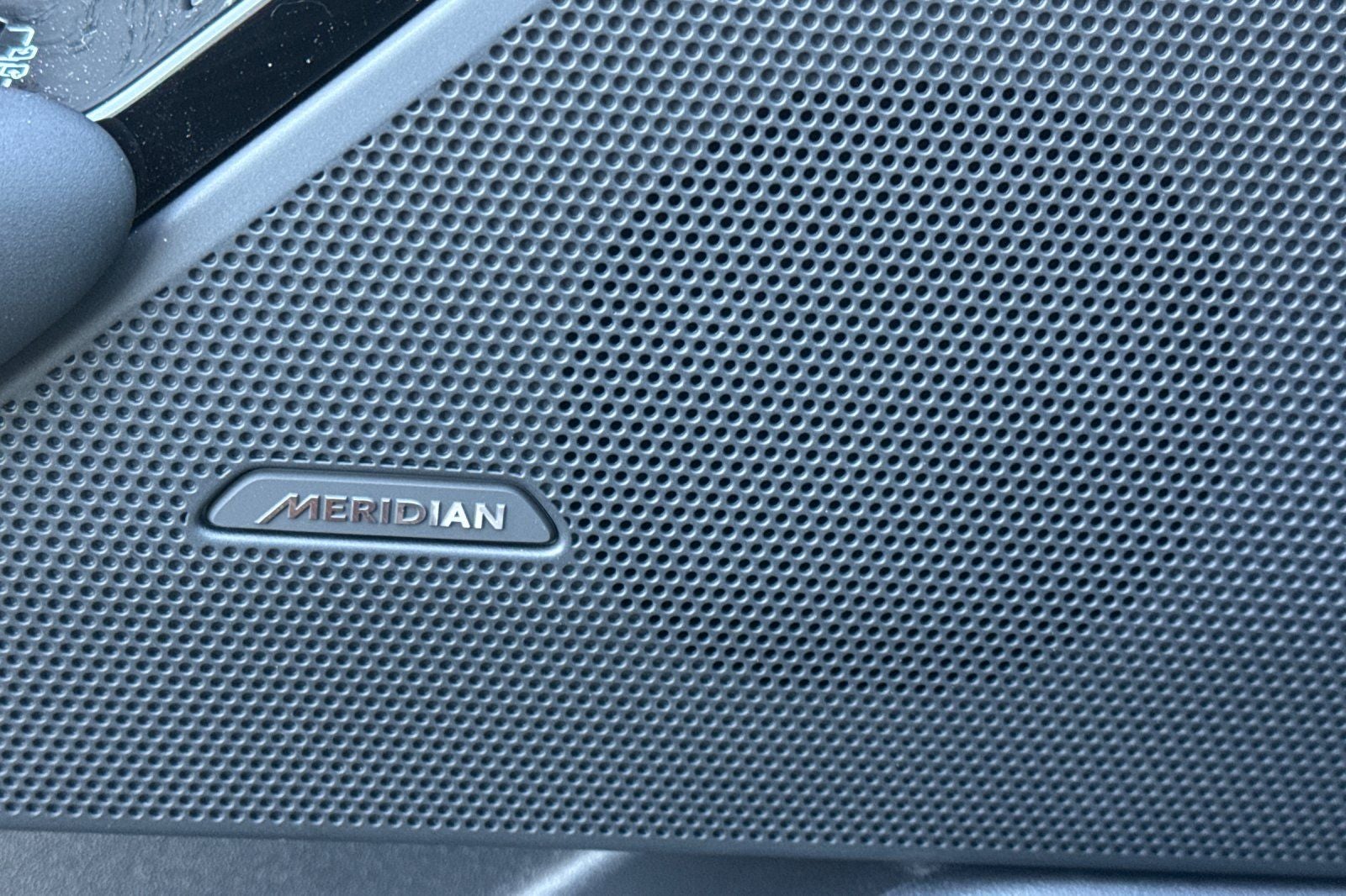 2026 Land Rover Range Rover Velar Dynamic SE