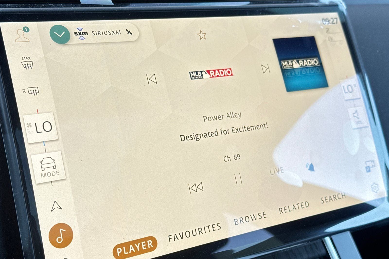 2026 Land Rover Range Rover Velar Dynamic SE