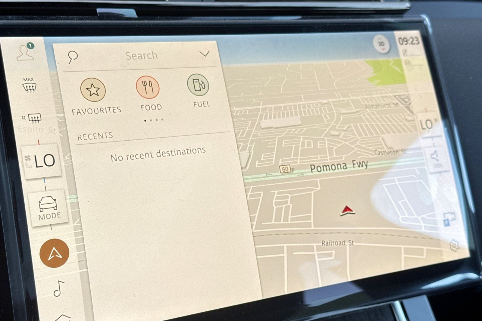 2026 Land Rover Range Rover Velar Dynamic SE