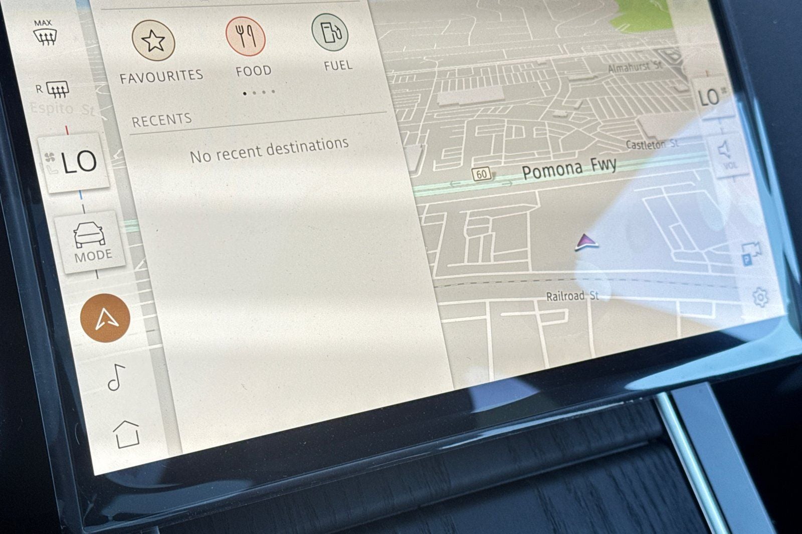 2026 Land Rover Range Rover Velar Dynamic SE