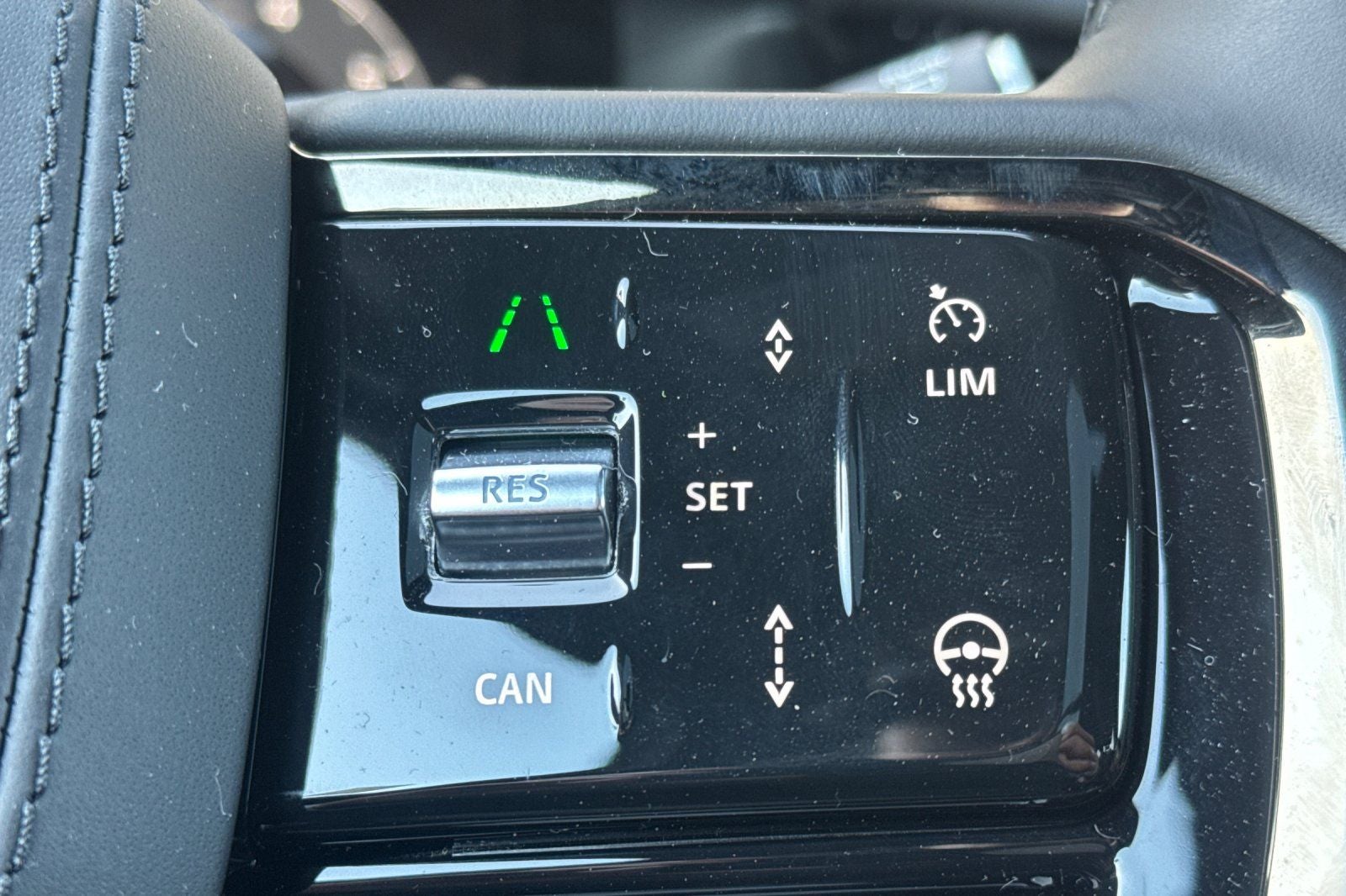 2026 Land Rover Range Rover Velar Dynamic SE