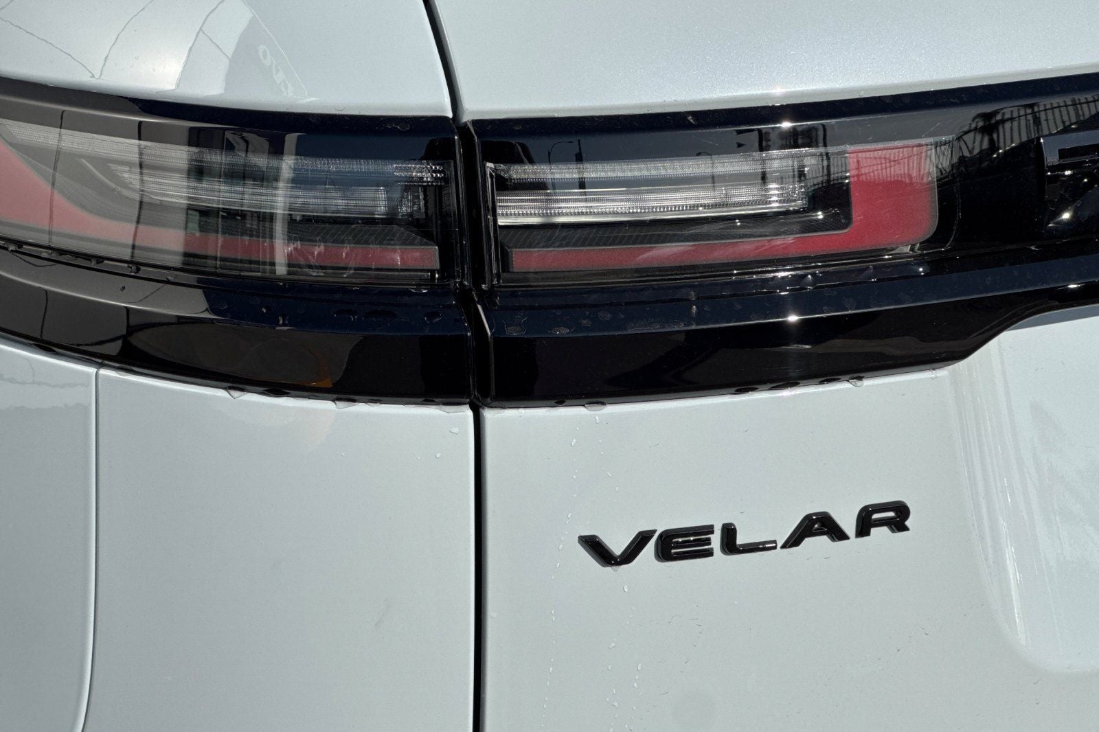 2026 Land Rover Range Rover Velar Dynamic SE