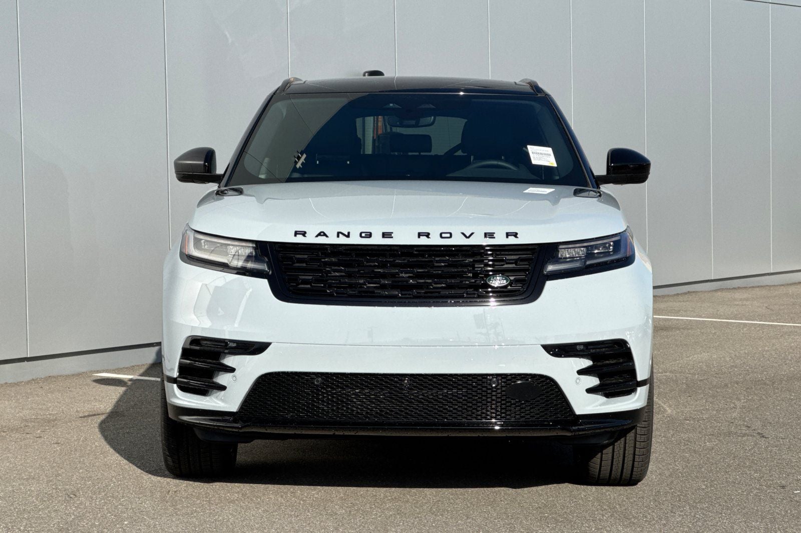 2026 Land Rover Range Rover Velar Dynamic SE
