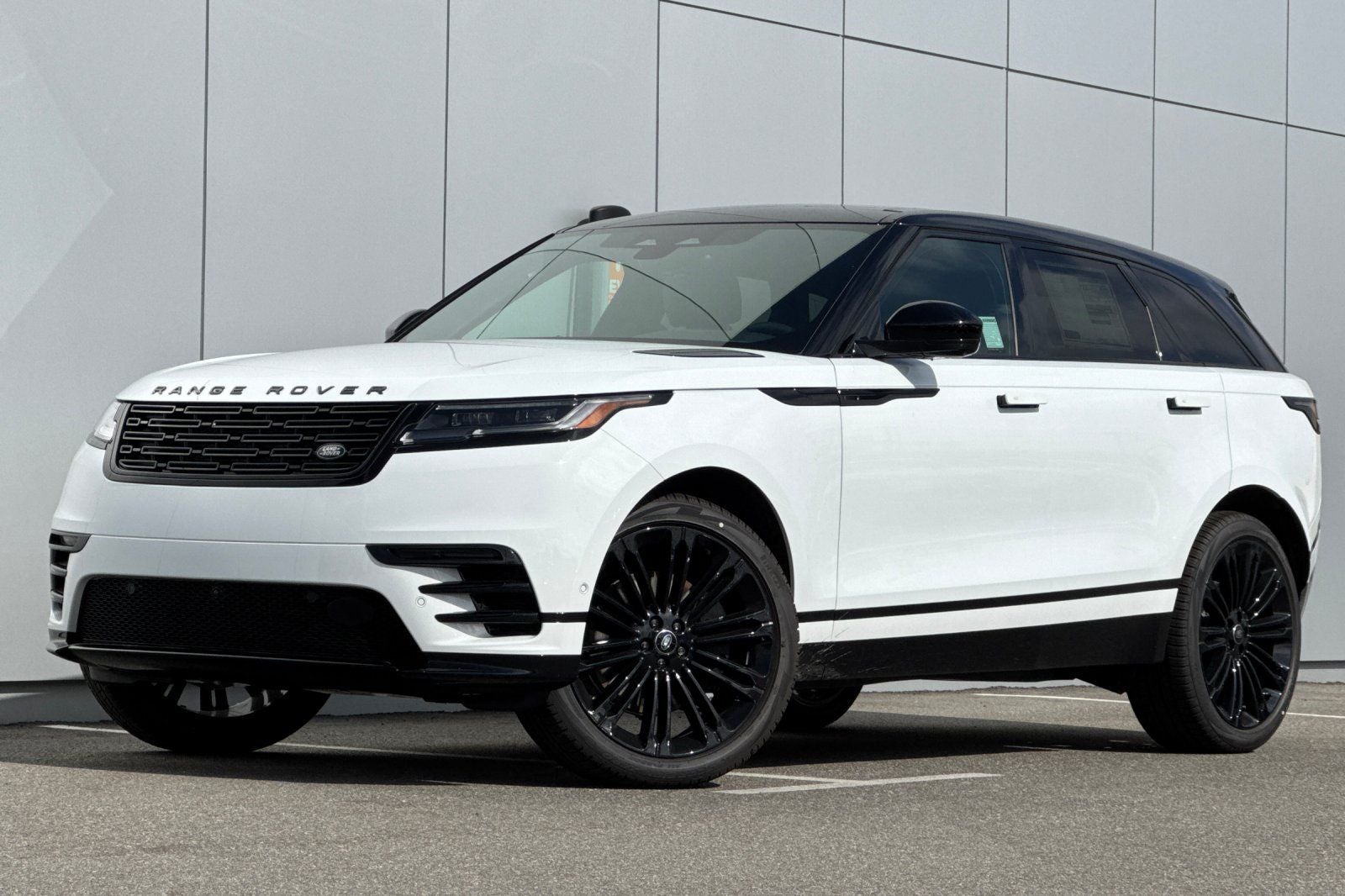 2026 Land Rover Range Rover Velar Dynamic SE