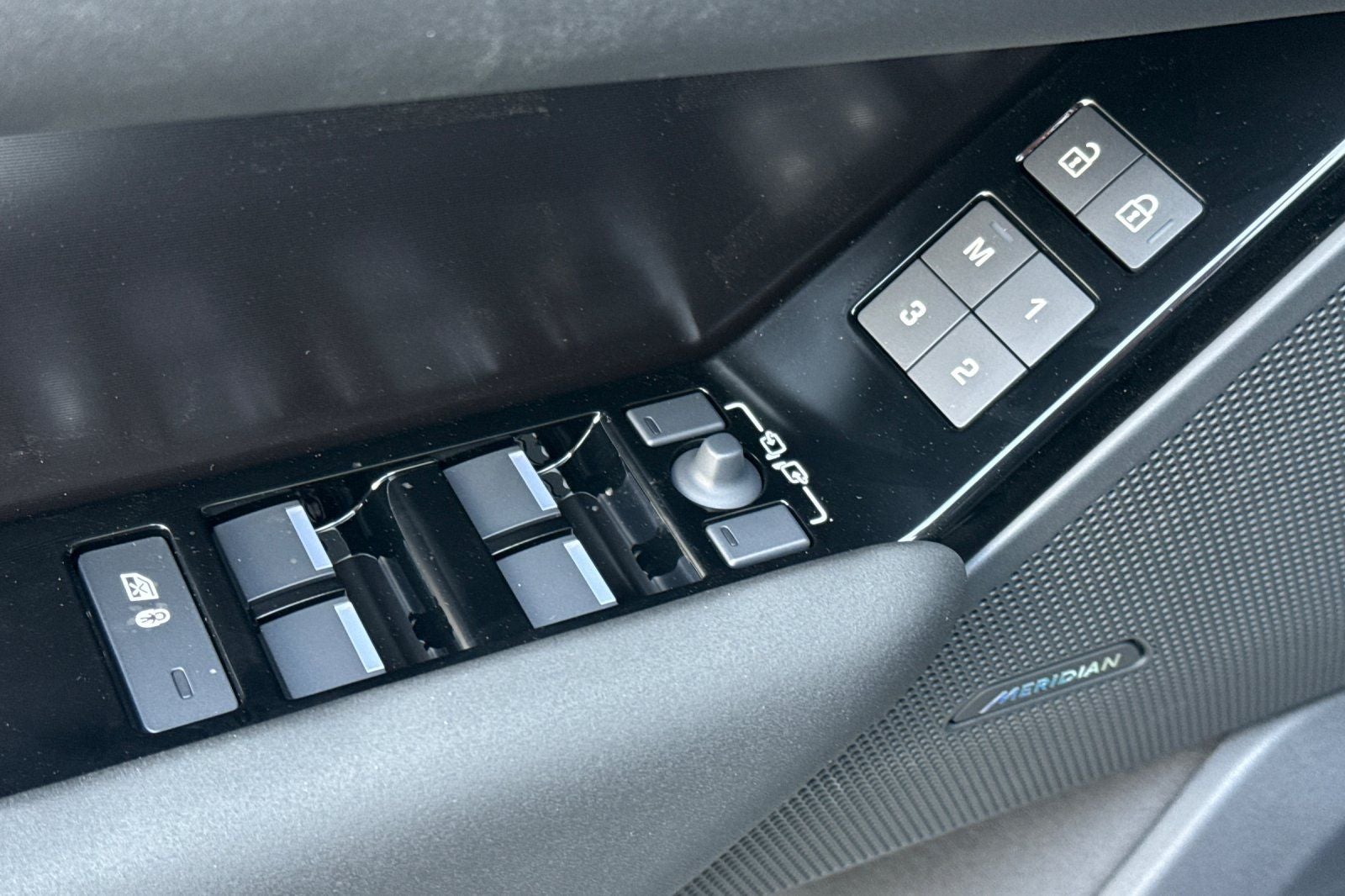 2026 Land Rover Range Rover Velar Dynamic SE