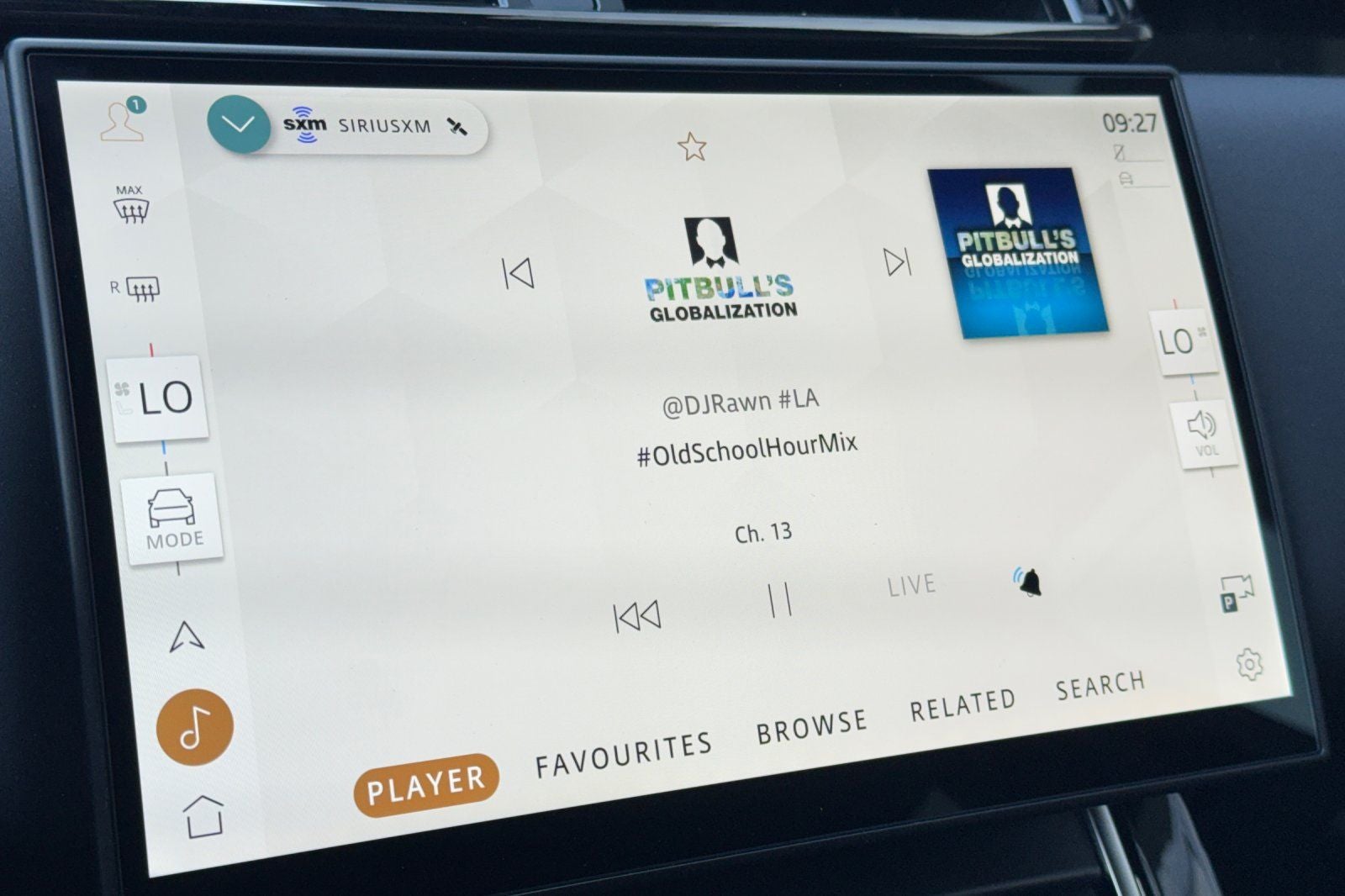 2026 Land Rover Range Rover Velar Dynamic SE