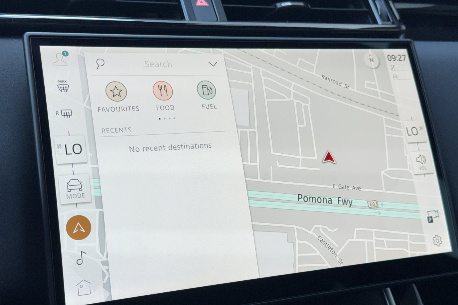 2026 Land Rover Range Rover Velar Dynamic SE