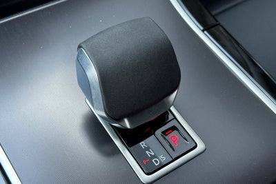 2026 Land Rover Range Rover Velar Dynamic SE