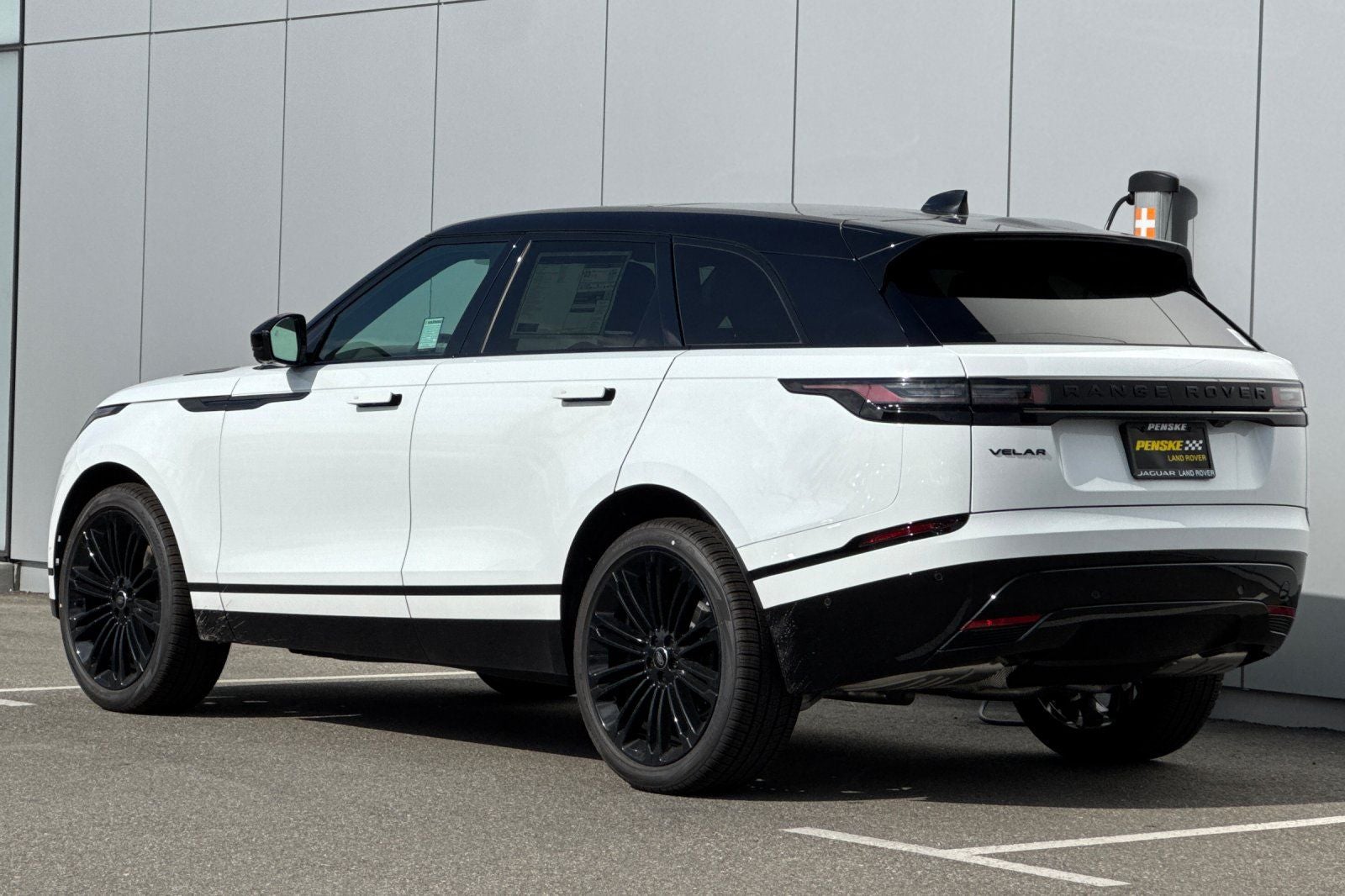 2026 Land Rover Range Rover Velar Dynamic SE