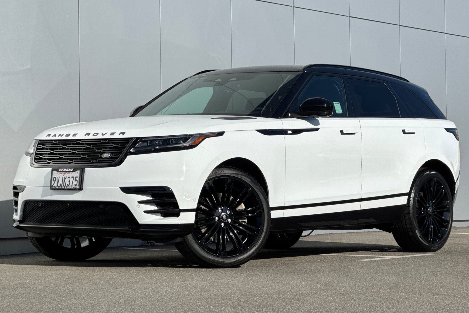 2026 Land Rover Range Rover Velar Dynamic SE