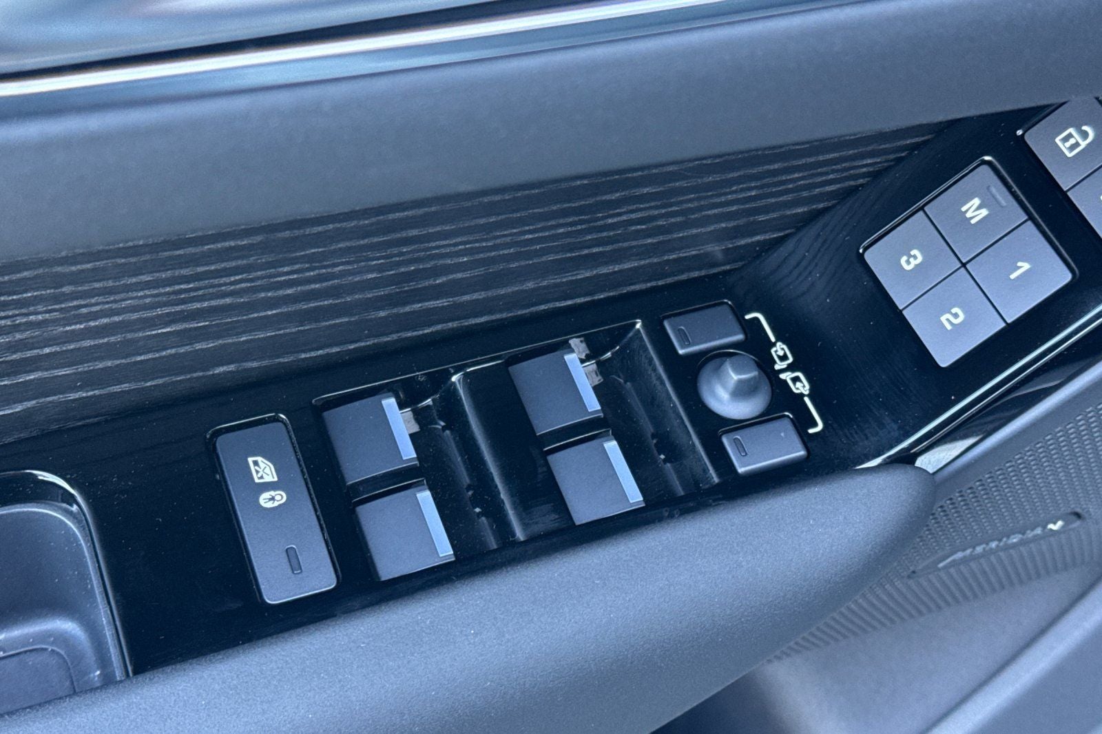 2026 Land Rover Range Rover Velar Dynamic SE