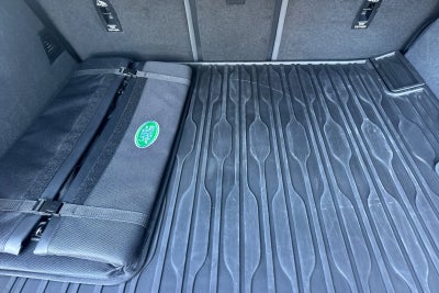 2026 Land Rover Range Rover Velar Dynamic SE