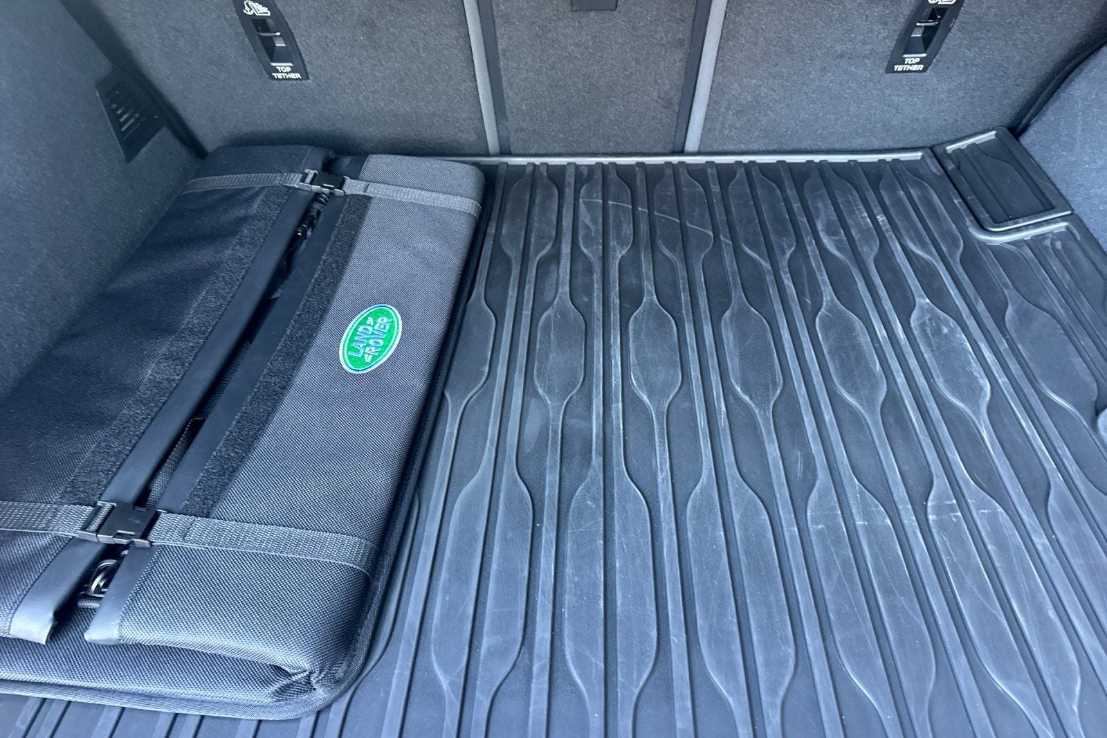 2026 Land Rover Range Rover Velar Dynamic SE