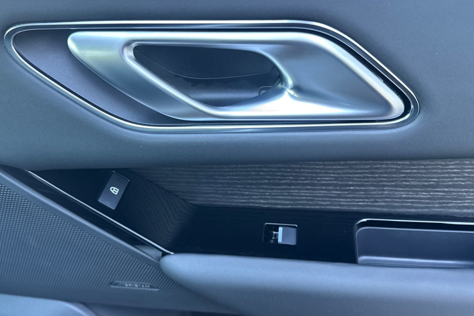 2026 Land Rover Range Rover Velar Dynamic SE