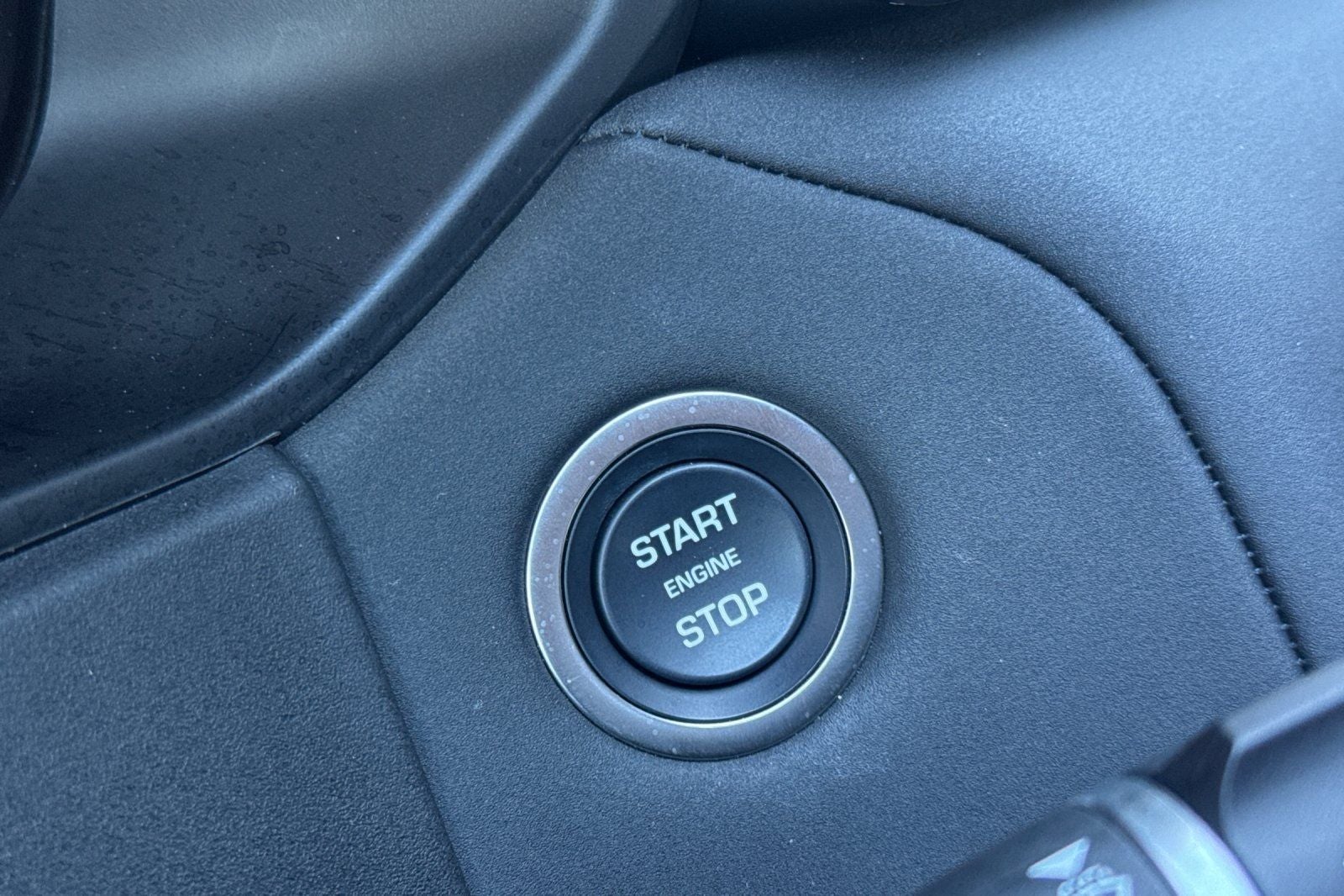 2026 Land Rover Range Rover Velar Dynamic SE