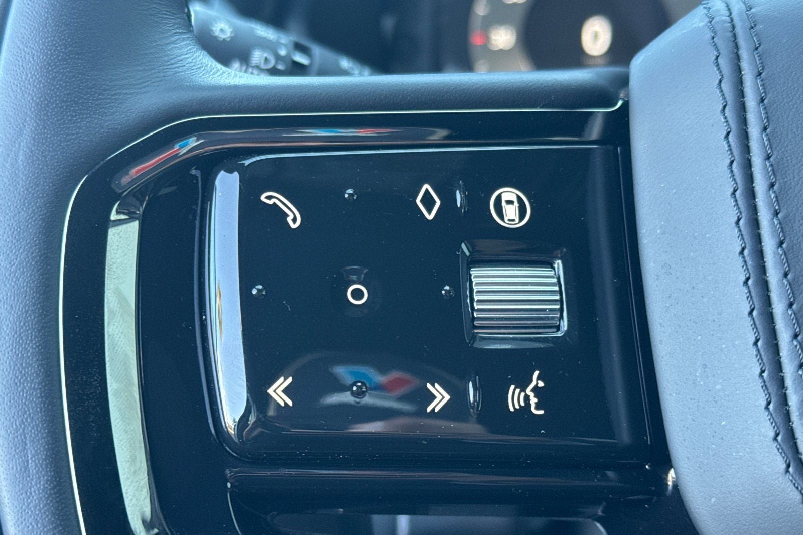 2026 Land Rover Range Rover Velar Dynamic SE