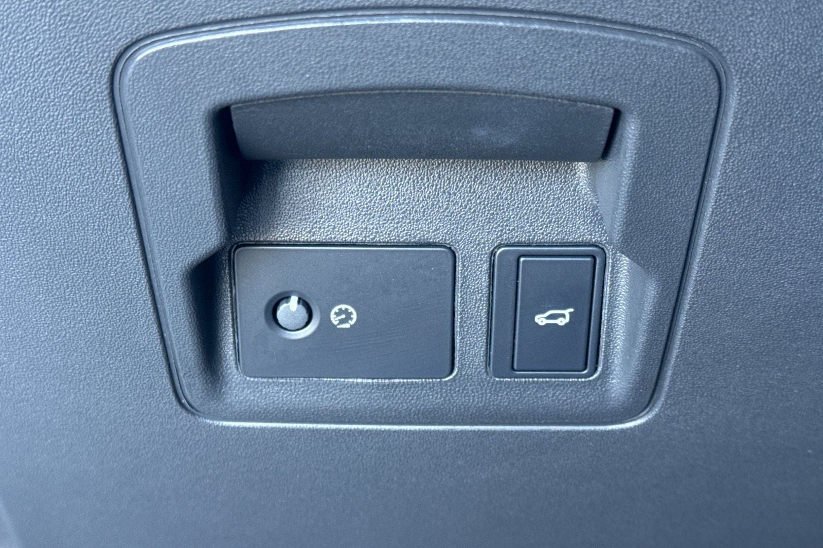 2026 Land Rover Range Rover Velar Dynamic SE