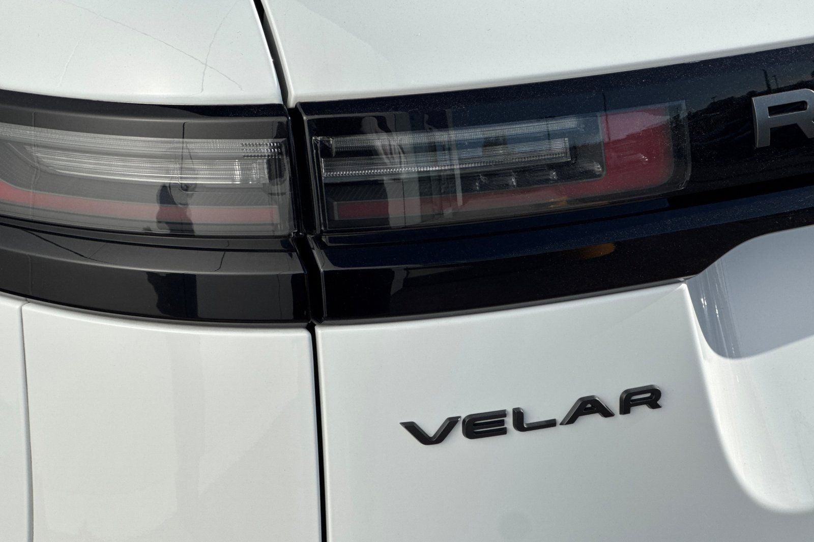 2026 Land Rover Range Rover Velar Dynamic SE