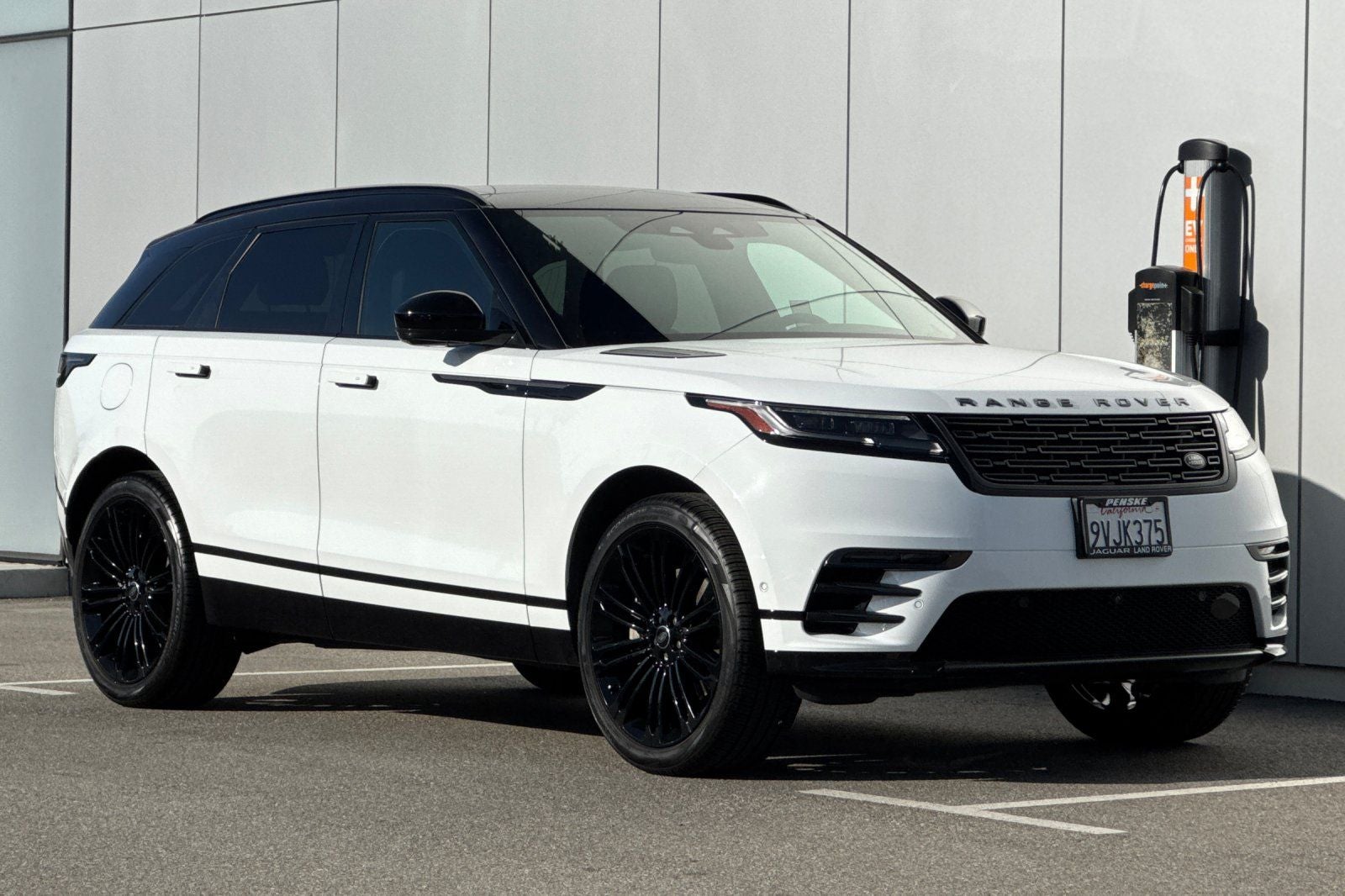 2026 Land Rover Range Rover Velar Dynamic SE