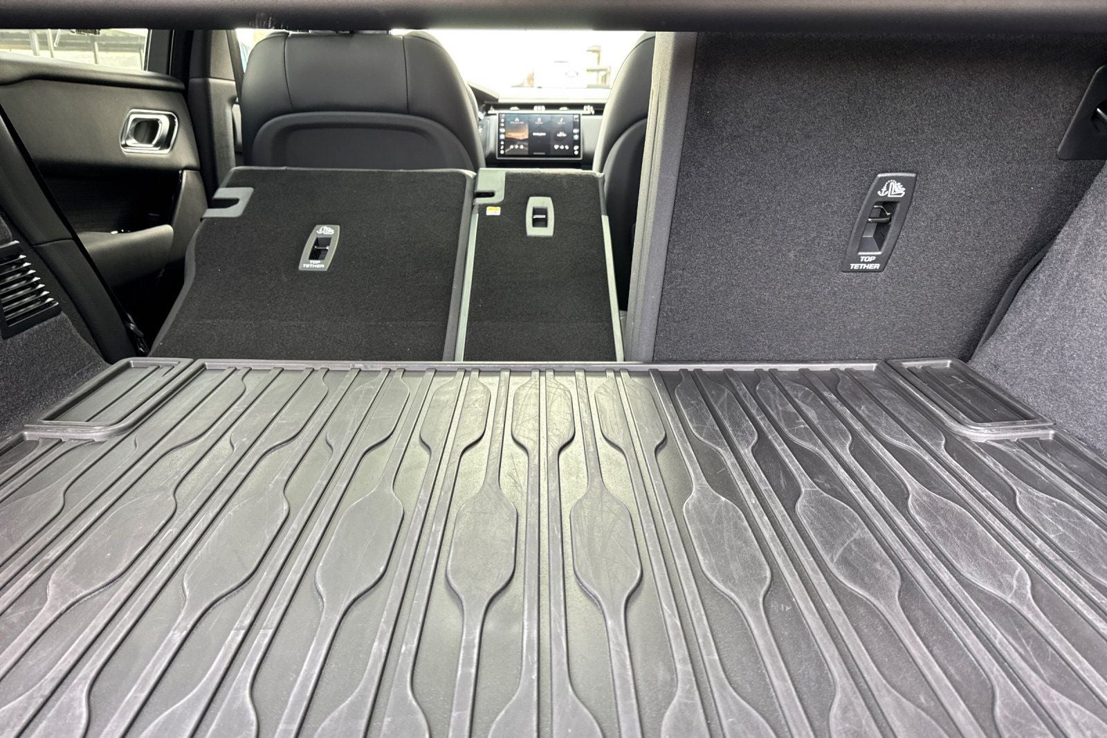 2026 Land Rover Range Rover Velar Dynamic SE