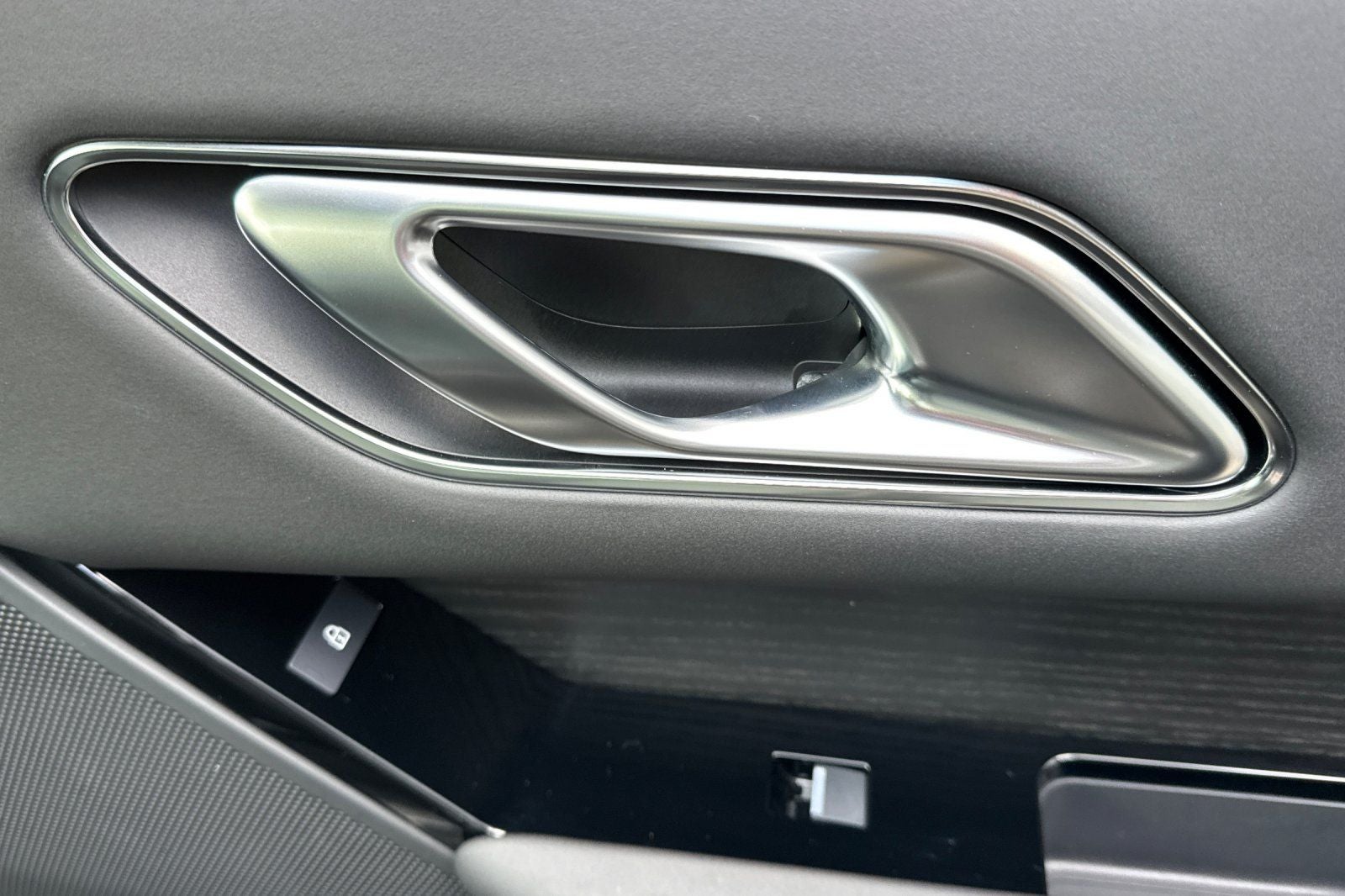 2026 Land Rover Range Rover Velar Dynamic SE