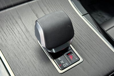 2026 Land Rover Range Rover Velar Dynamic SE