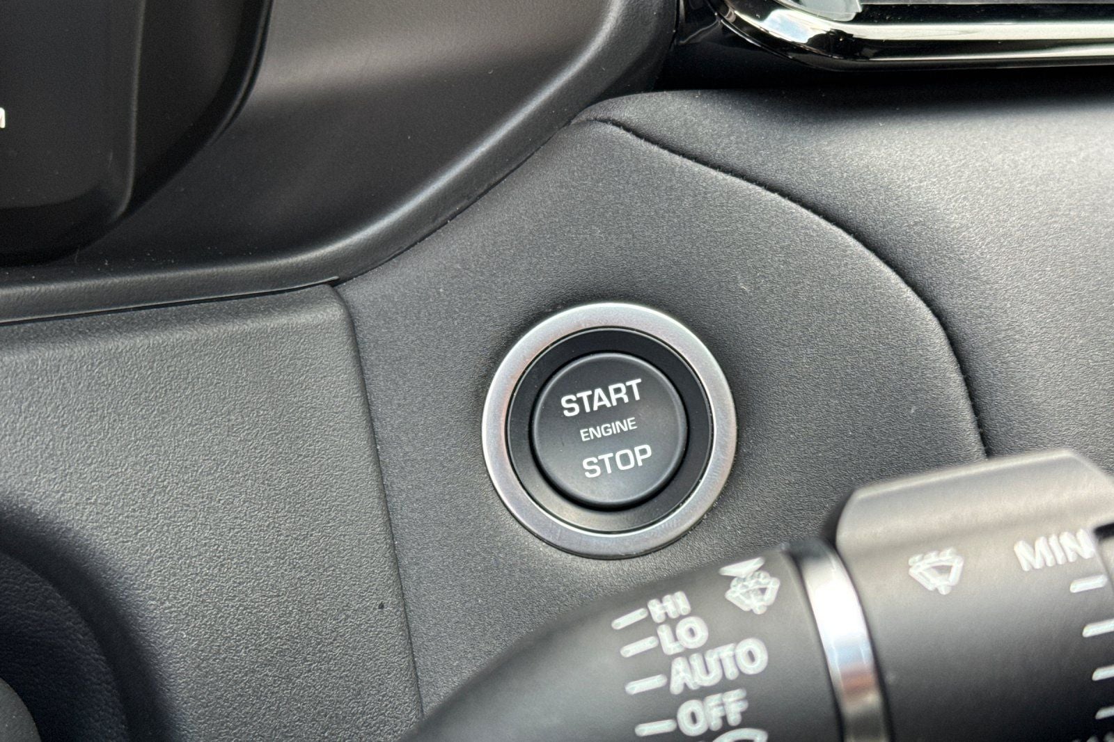 2026 Land Rover Range Rover Velar Dynamic SE