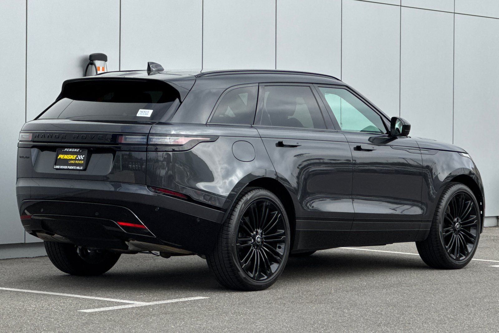 2026 Land Rover Range Rover Velar Dynamic SE