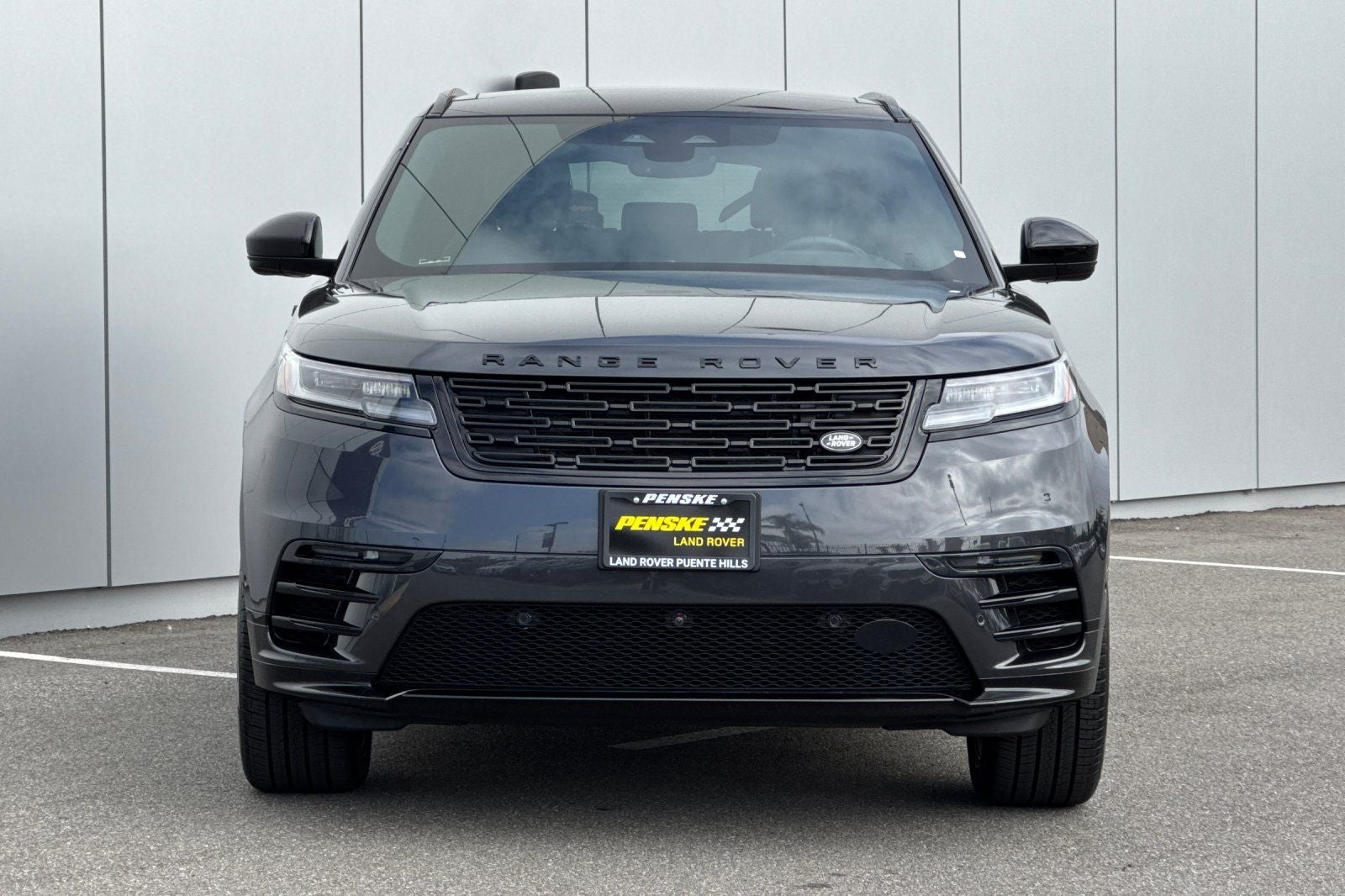 2026 Land Rover Range Rover Velar Dynamic SE