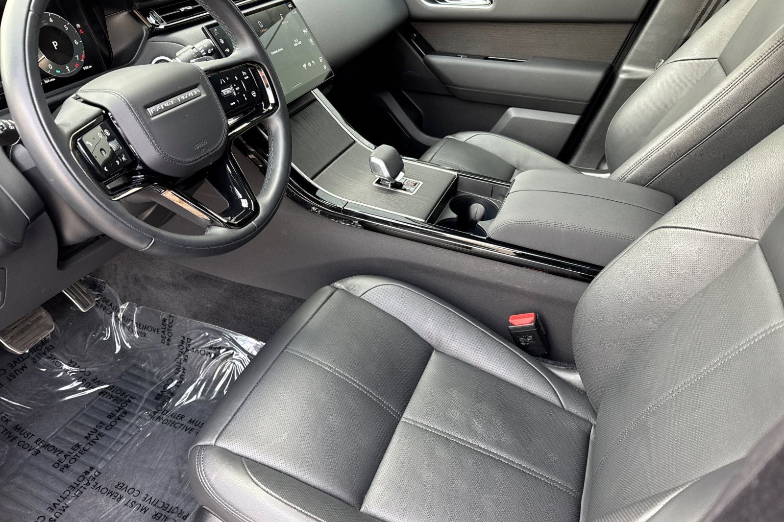 2026 Land Rover Range Rover Velar Dynamic SE