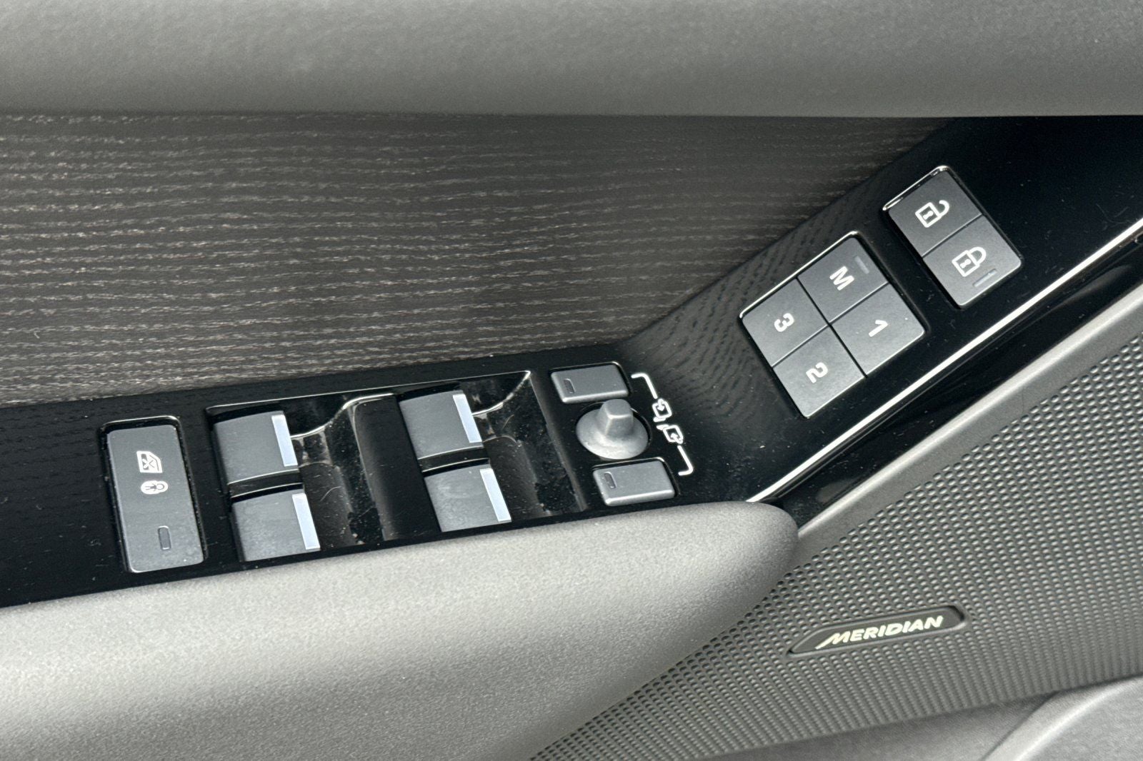 2026 Land Rover Range Rover Velar Dynamic SE