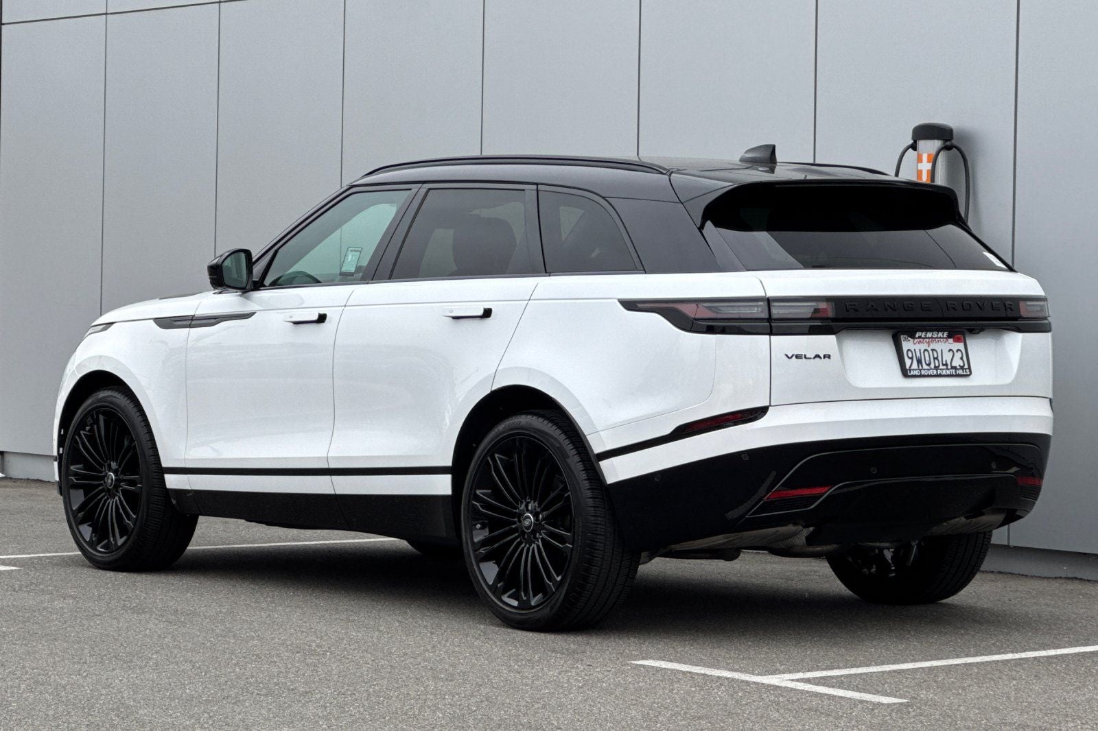 2026 Land Rover Range Rover Velar Dynamic SE