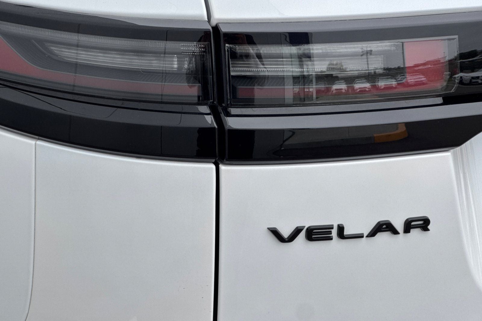 2026 Land Rover Range Rover Velar Dynamic SE
