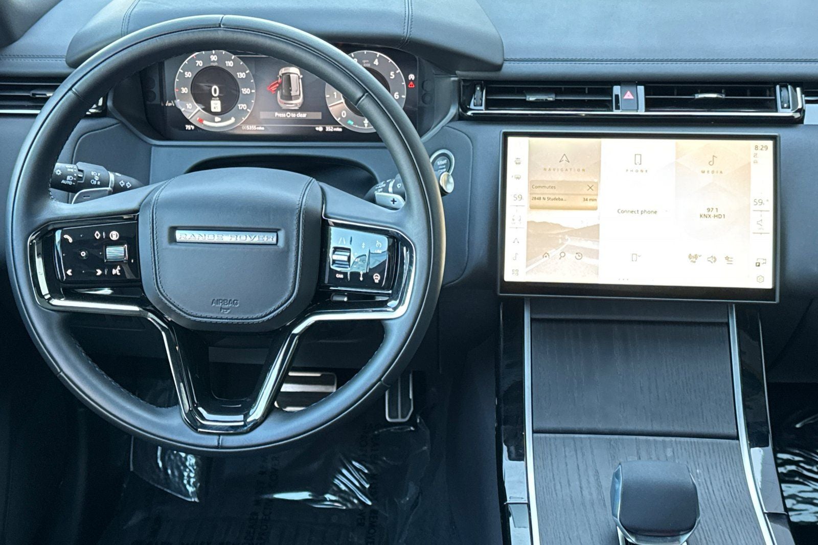 2026 Land Rover Range Rover Velar Dynamic SE