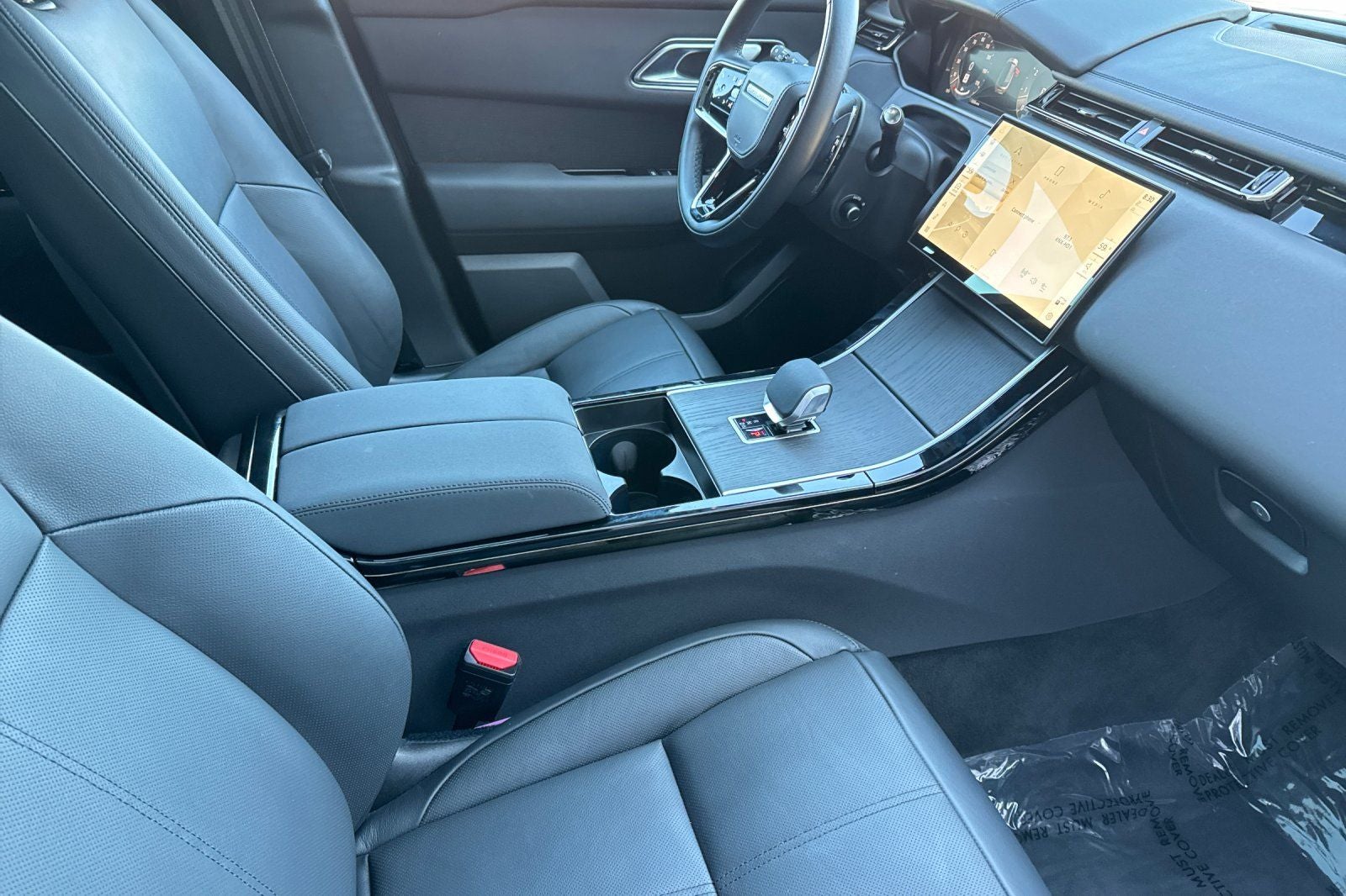 2026 Land Rover Range Rover Velar Dynamic SE