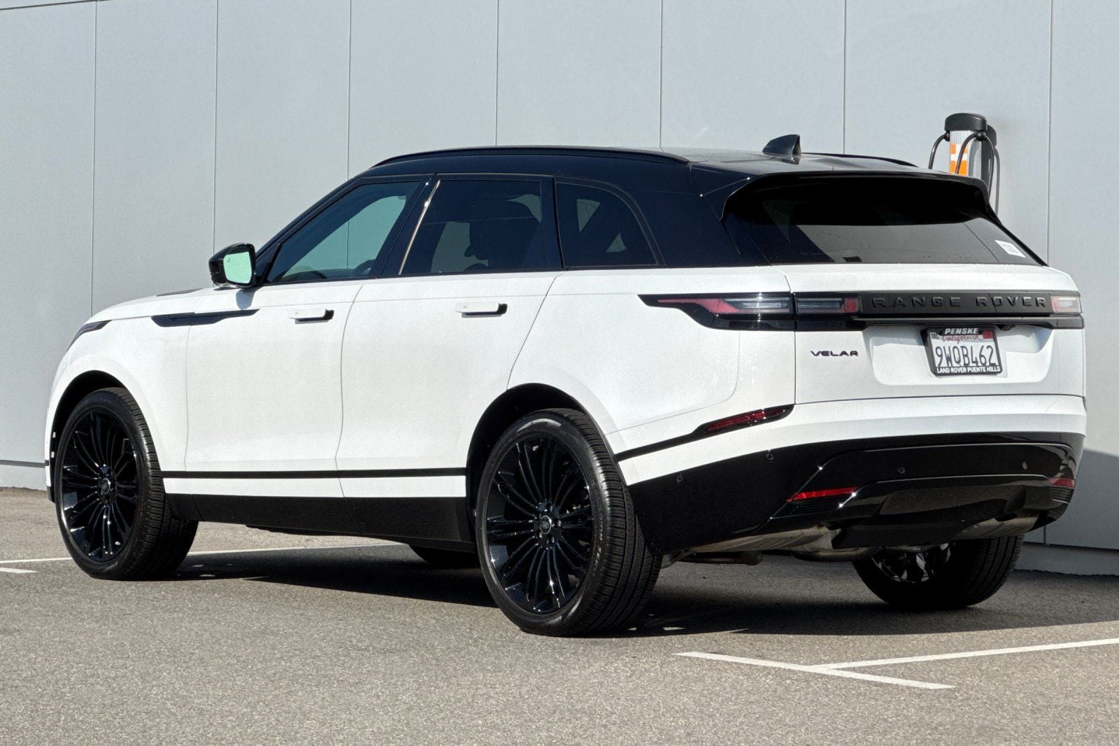 2026 Land Rover Range Rover Velar Dynamic SE