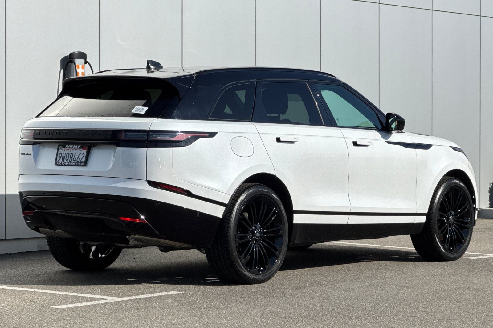 2026 Land Rover Range Rover Velar Dynamic SE