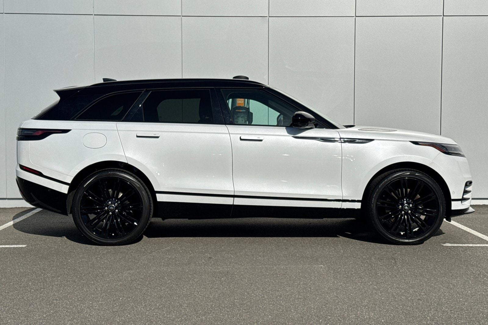 2026 Land Rover Range Rover Velar Dynamic SE