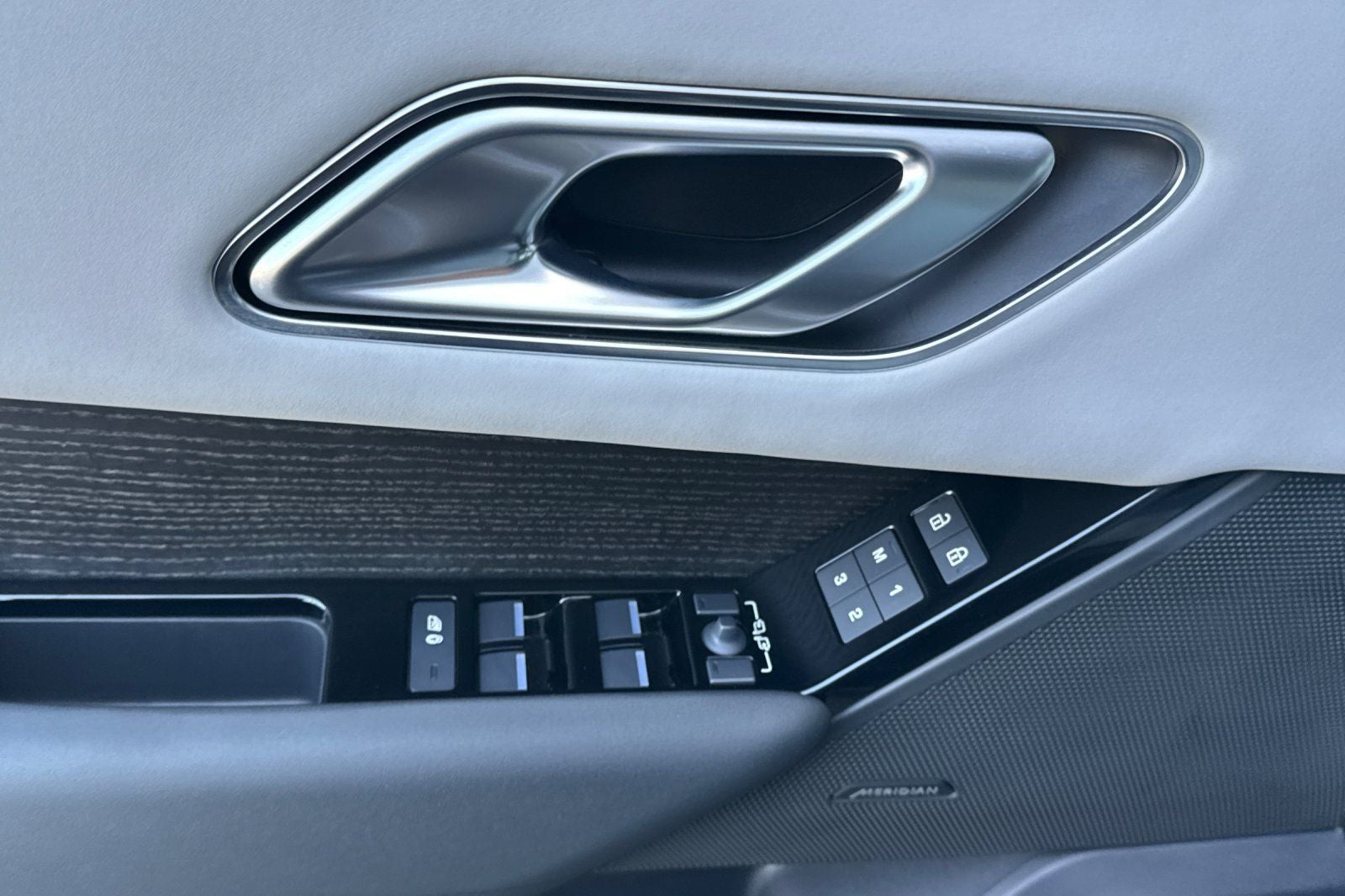 2026 Land Rover Range Rover Velar Dynamic SE