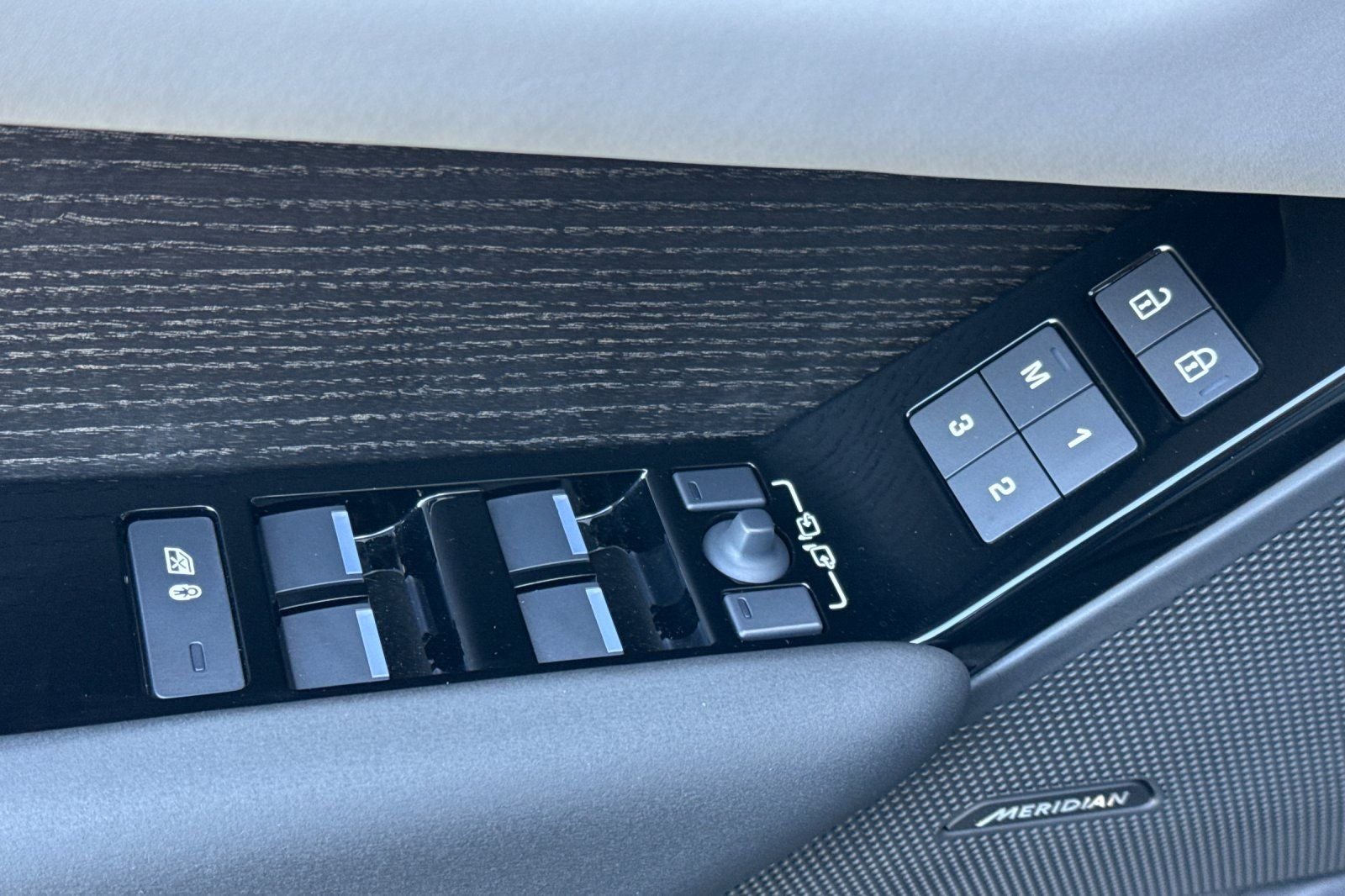 2026 Land Rover Range Rover Velar Dynamic SE