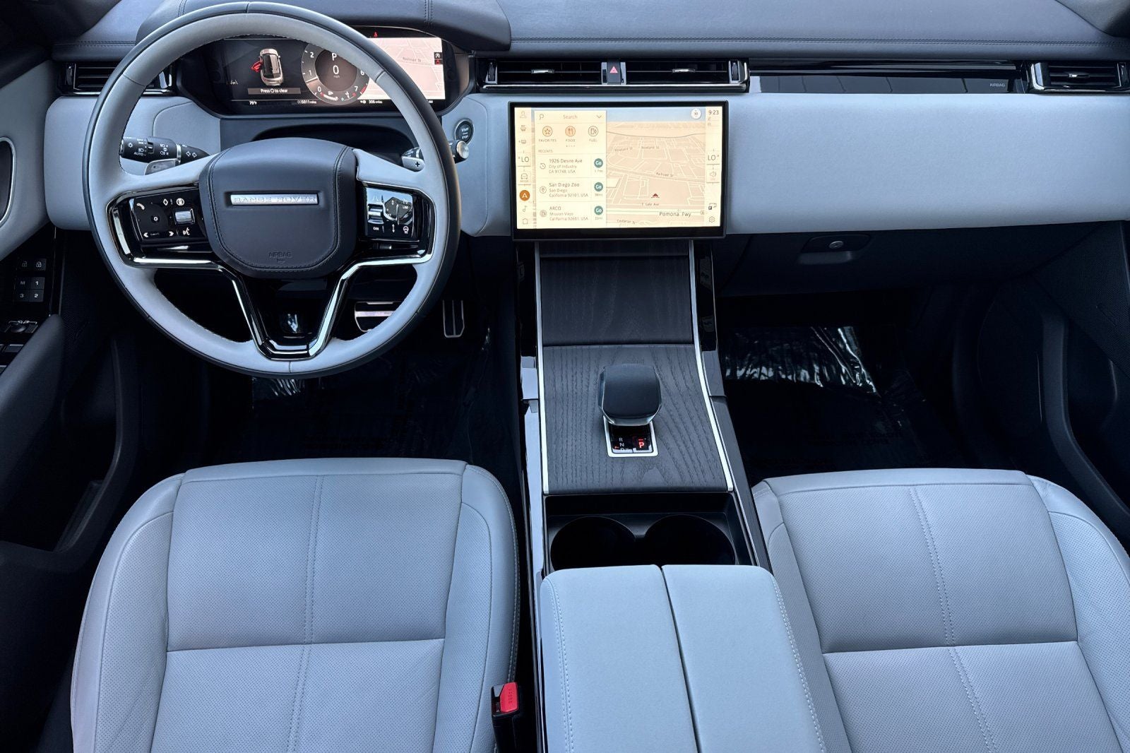 2026 Land Rover Range Rover Velar Dynamic SE