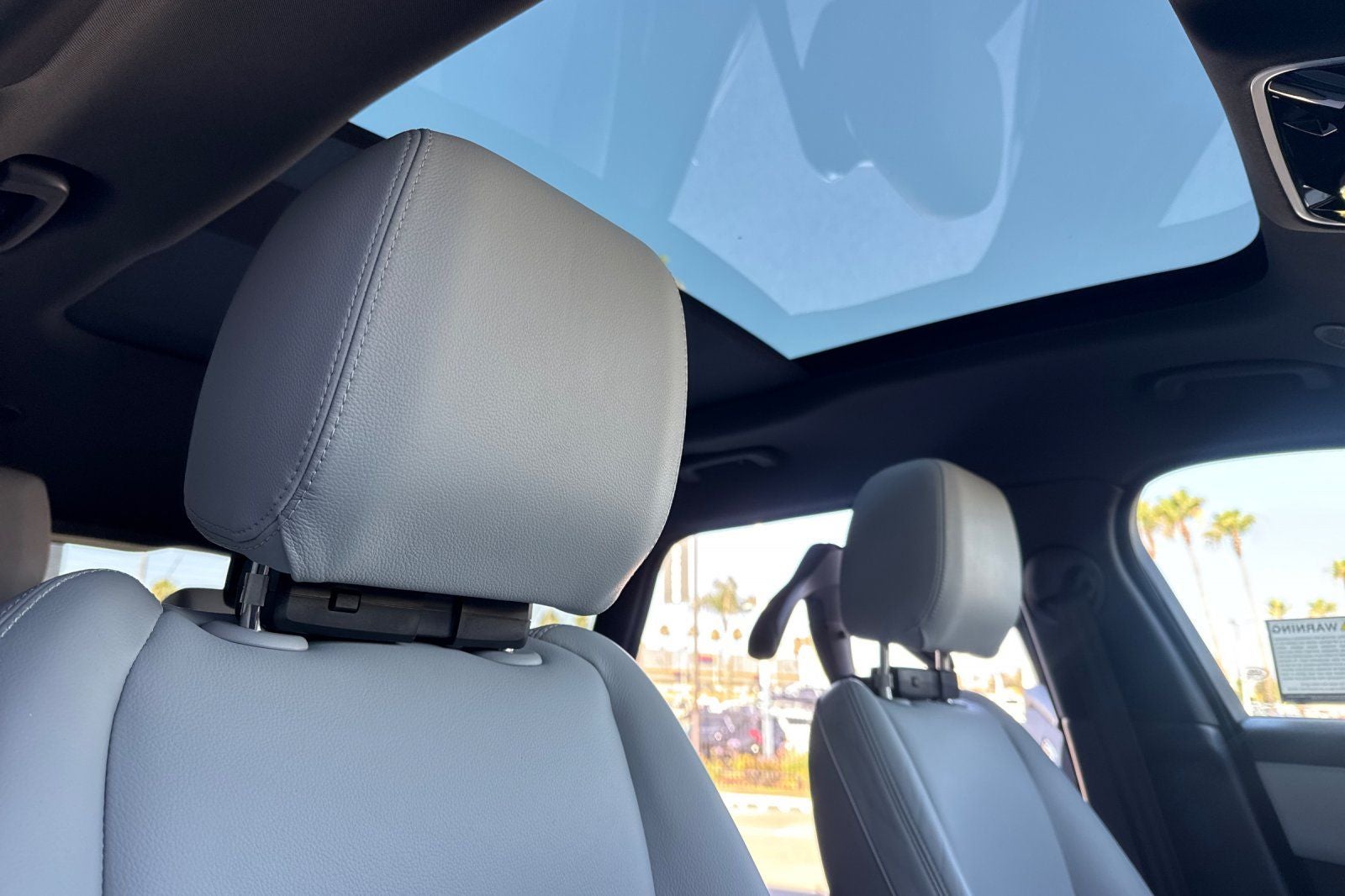 2026 Land Rover Range Rover Velar Dynamic SE
