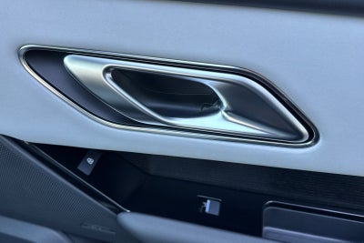 2026 Land Rover Range Rover Velar Dynamic SE