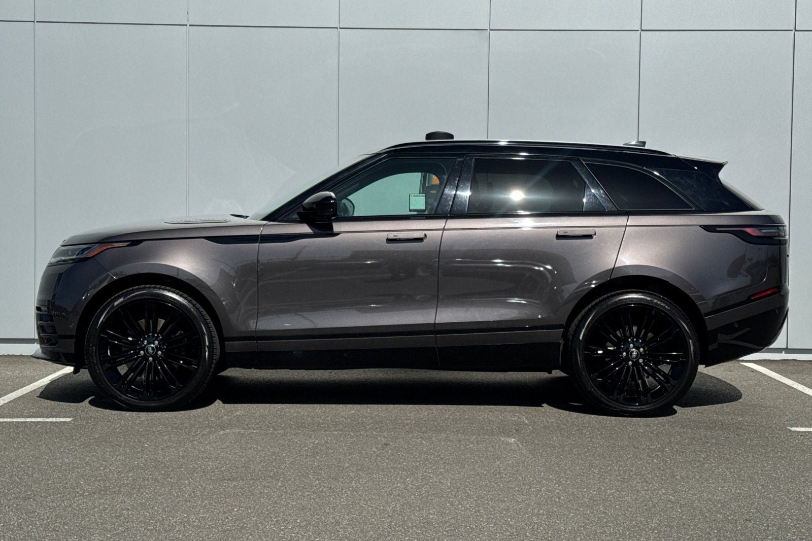 2026 Land Rover Range Rover Velar Dynamic SE