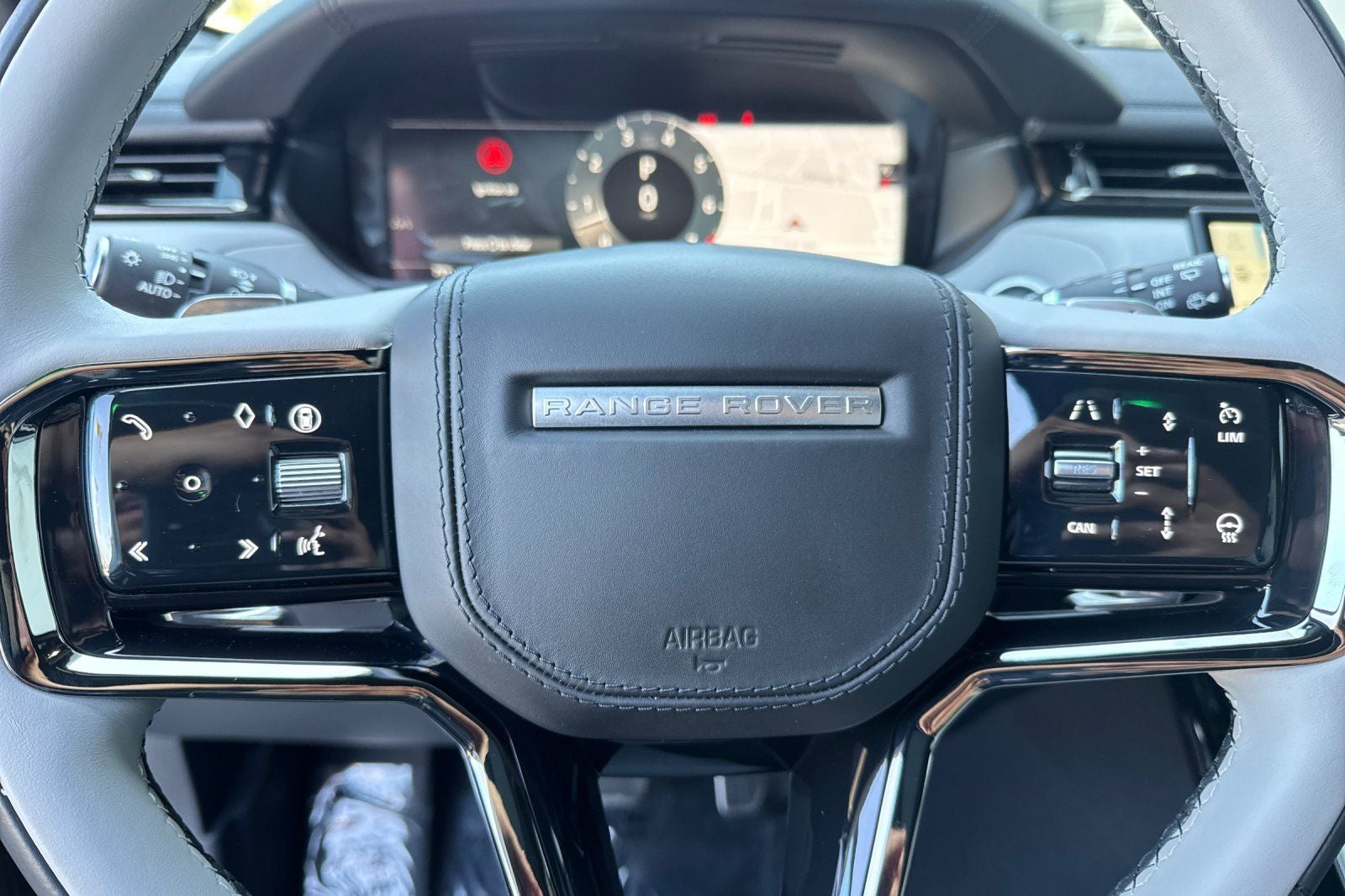 2026 Land Rover Range Rover Velar Dynamic SE