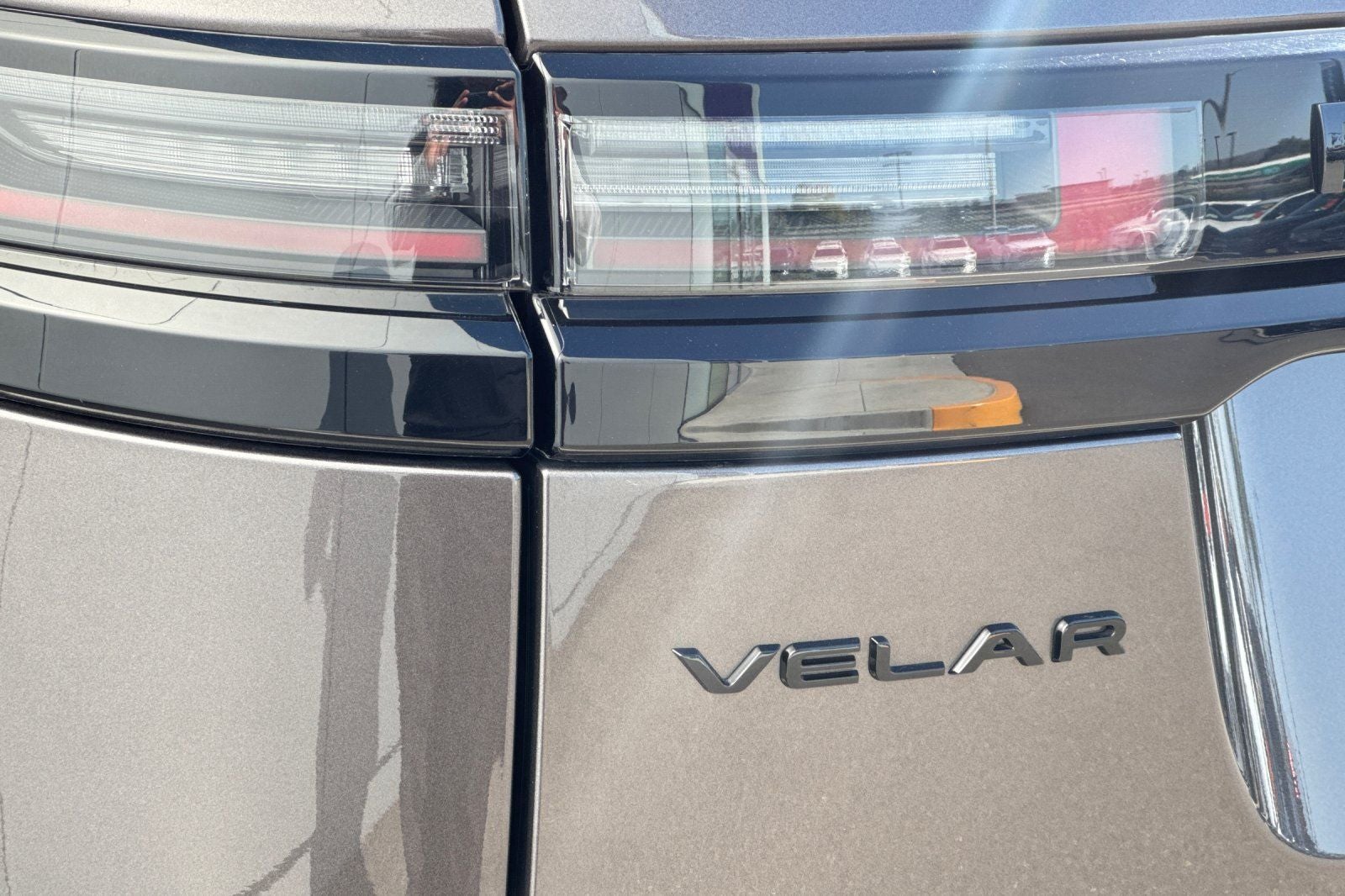 2026 Land Rover Range Rover Velar Dynamic SE