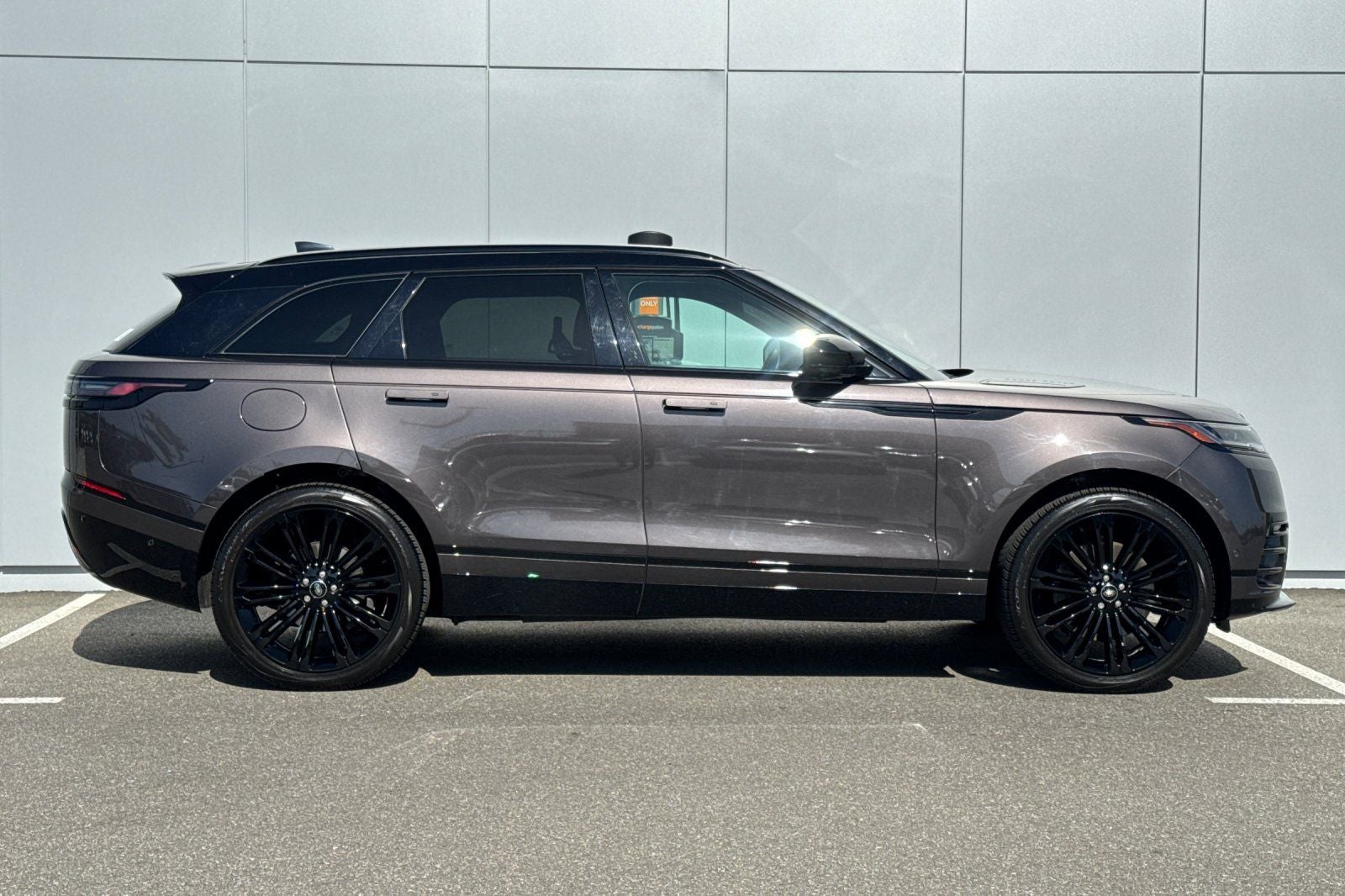 2026 Land Rover Range Rover Velar Dynamic SE