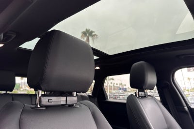 2026 Land Rover Range Rover Velar Dynamic SE